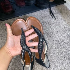 Flat sandals